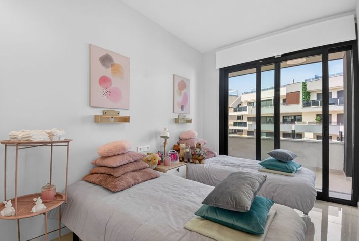 Image No.18-3 Bed Apartment for sale