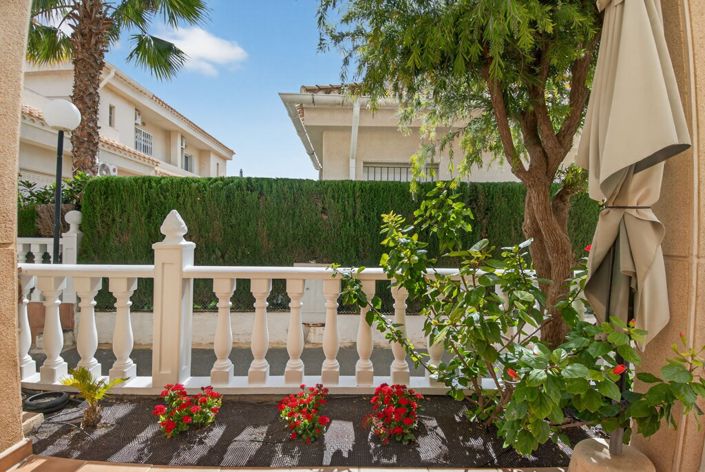 Image No.18-2 Bed Semi-Detached for sale