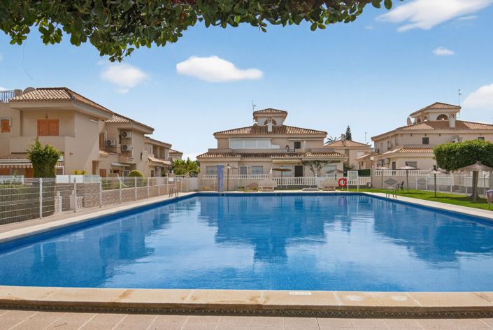 Image No.21-2 Bed Semi-Detached for sale