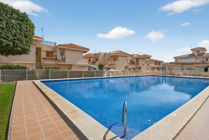 Image No.23-2 Bed Semi-Detached for sale