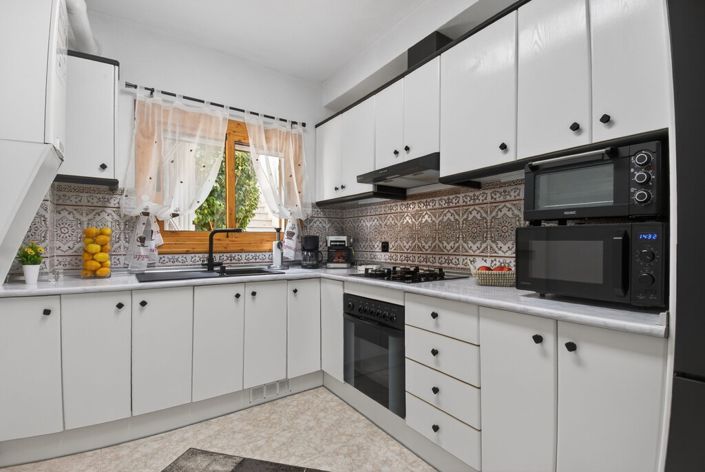 Image No.8-2 Bed Semi-Detached for sale