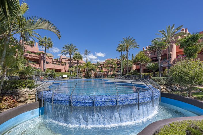 Image No.28-3 Bed Property for sale