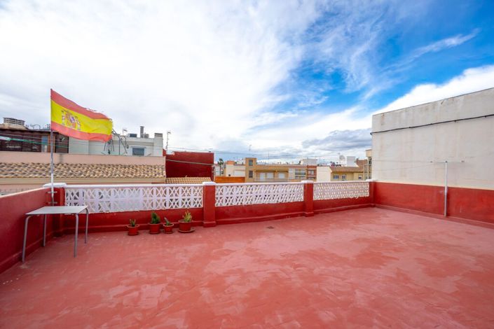 Image No.21-3 Bed Apartment for sale