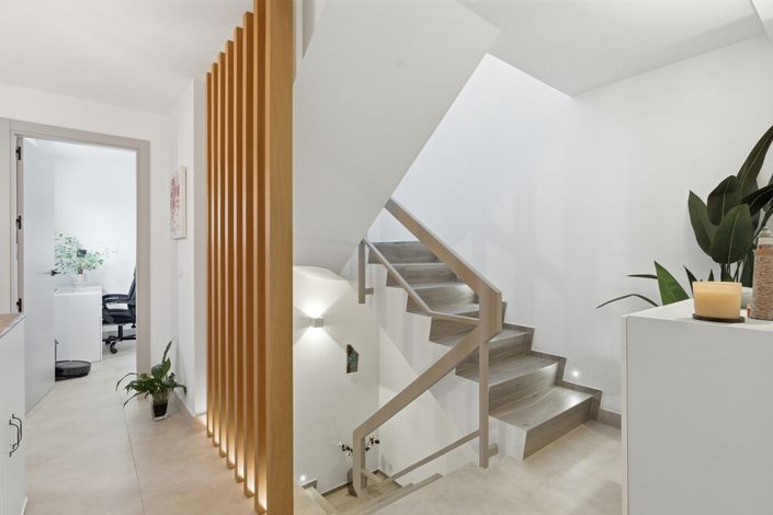 Image No.11-4 Bed Property for sale