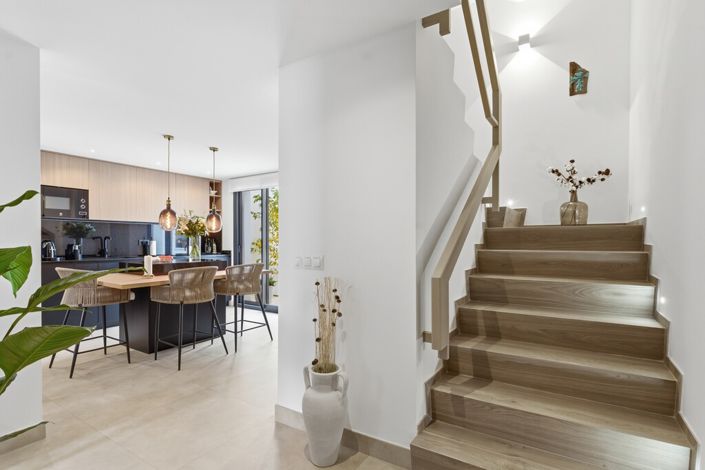 Image No.15-4 Bed Property for sale