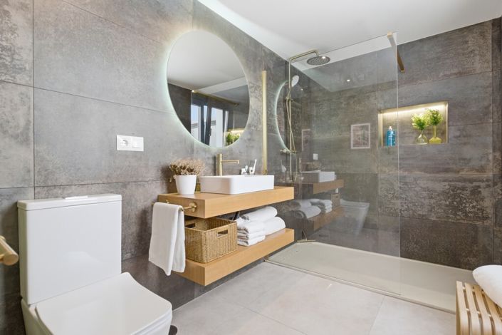 Image No.19-4 Bed Property for sale