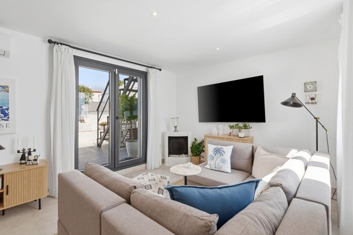 Image No.25-4 Bed Property for sale