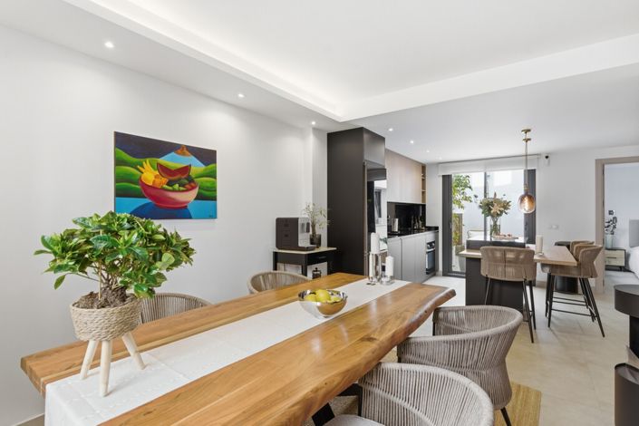 Image No.7-4 Bed Property for sale