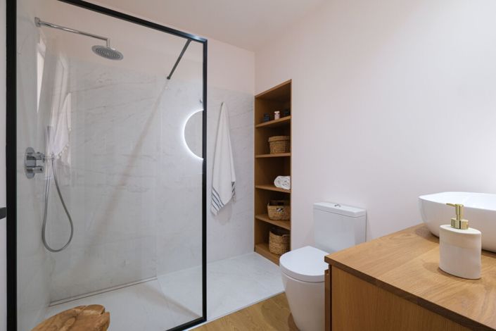 Image No.15-2 Bed Property for sale