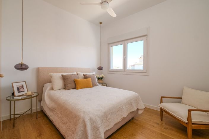 Image No.16-2 Bed Property for sale