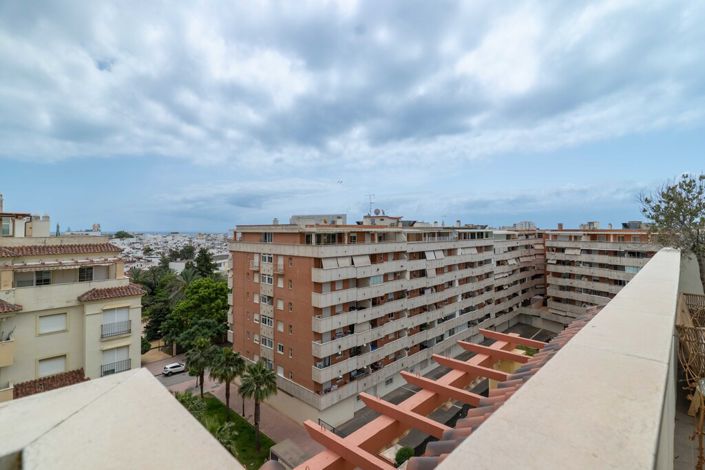 Image No.24-2 Bed Property for sale