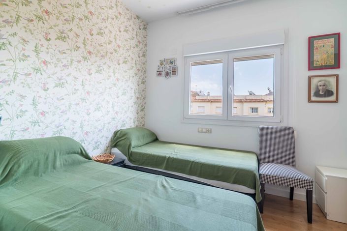 Image No.35-2 Bed Property for sale