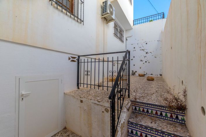 Image No.38-3 Bed Townhouse for sale