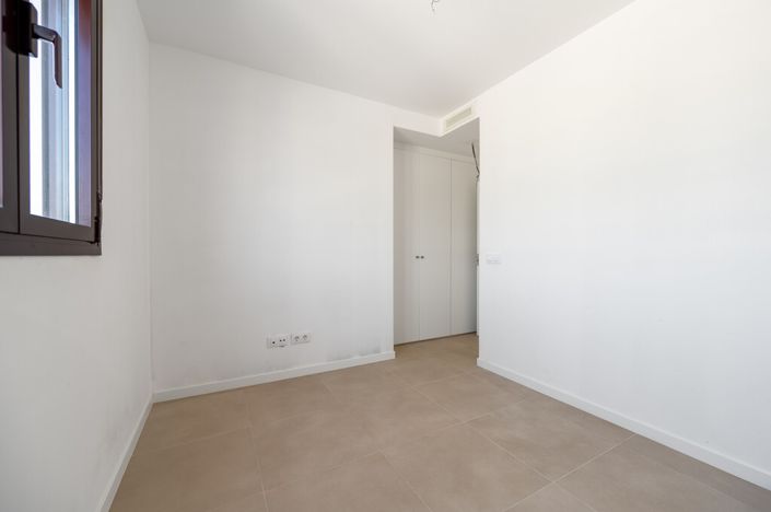 Image No.13-2 Bed Apartment for sale