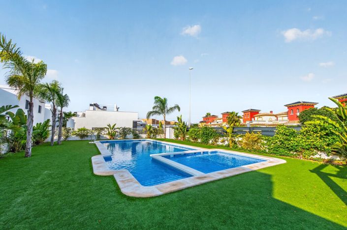 Image No.35-3 Bed Semi-Detached for sale