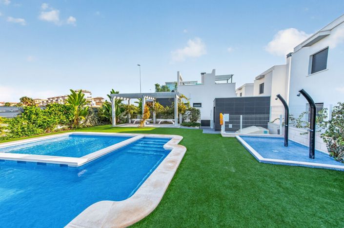 Image No.36-3 Bed Semi-Detached for sale