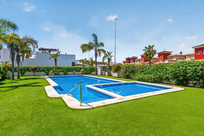 Image No.38-3 Bed Semi-Detached for sale