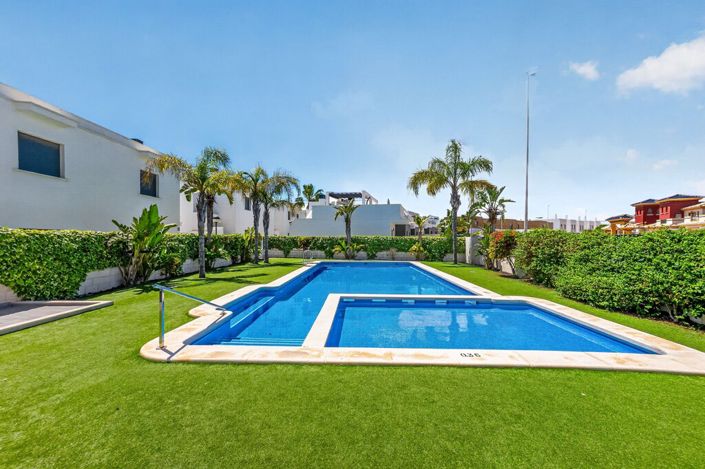 Image No.39-3 Bed Semi-Detached for sale