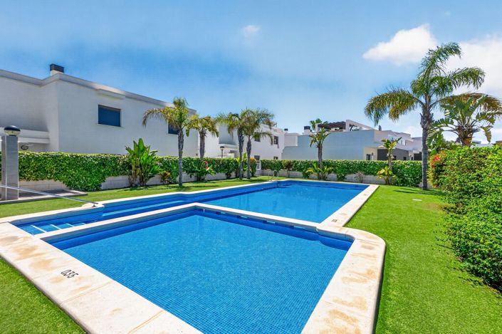 Image No.40-3 Bed Semi-Detached for sale