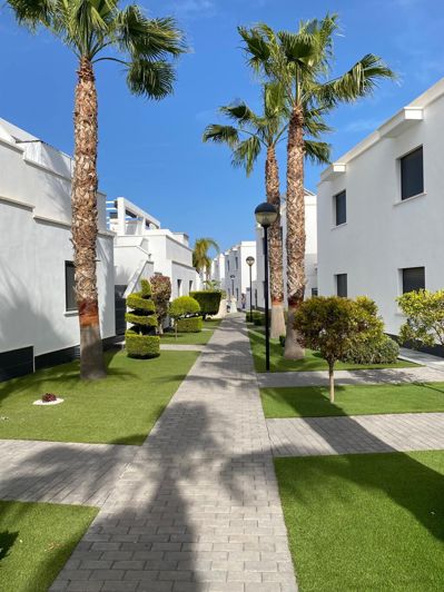 Image No.42-3 Bed Semi-Detached for sale