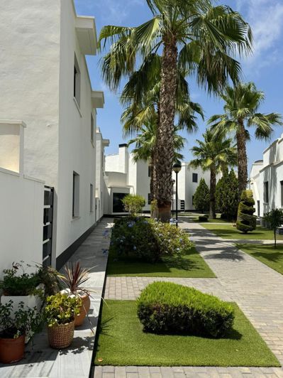 Image No.44-3 Bed Semi-Detached for sale