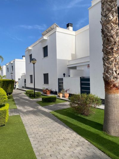 Image No.45-3 Bed Semi-Detached for sale