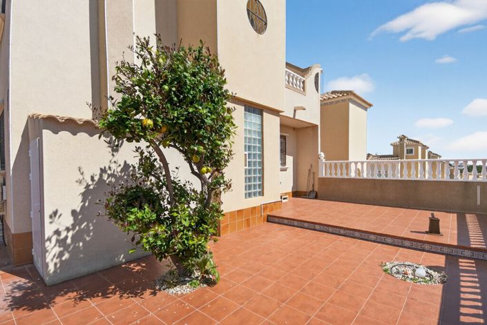 Image No.6-3 Bed Townhouse for sale