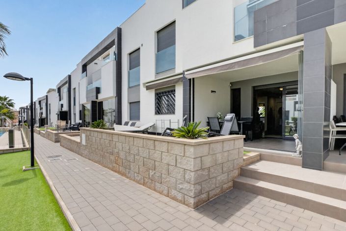 Image No.26-2 Bed Property for sale