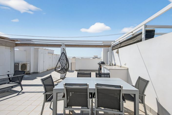 Image No.20-2 Bed Property for sale