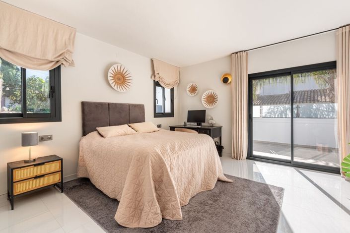 Image No.11-4 Bed Villa for sale