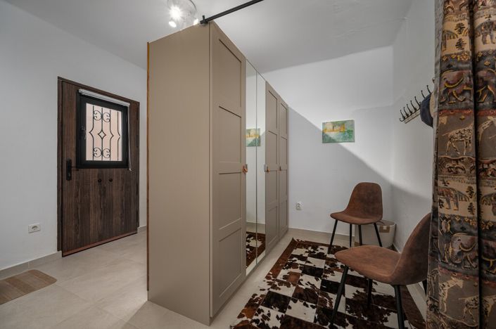 Image No.13-3 Bed Property for sale