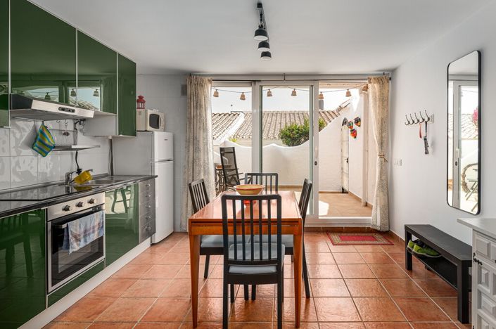 Image No.17-3 Bed Property for sale