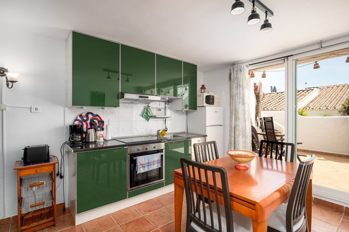 Image No.19-3 Bed Property for sale