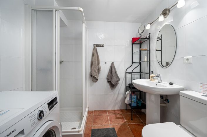 Image No.23-3 Bed Property for sale