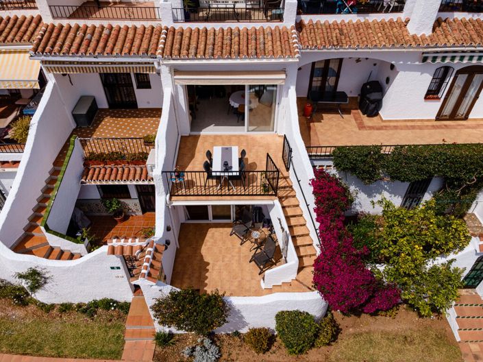 Image No.27-3 Bed Property for sale