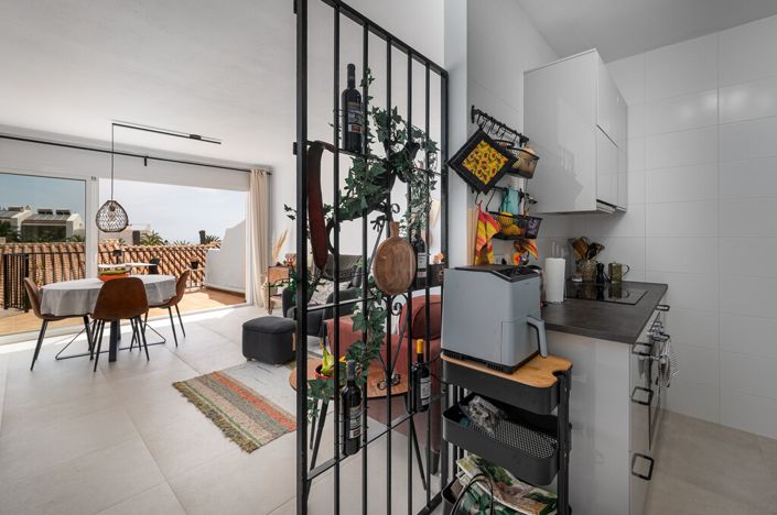 Image No.8-3 Bed Property for sale