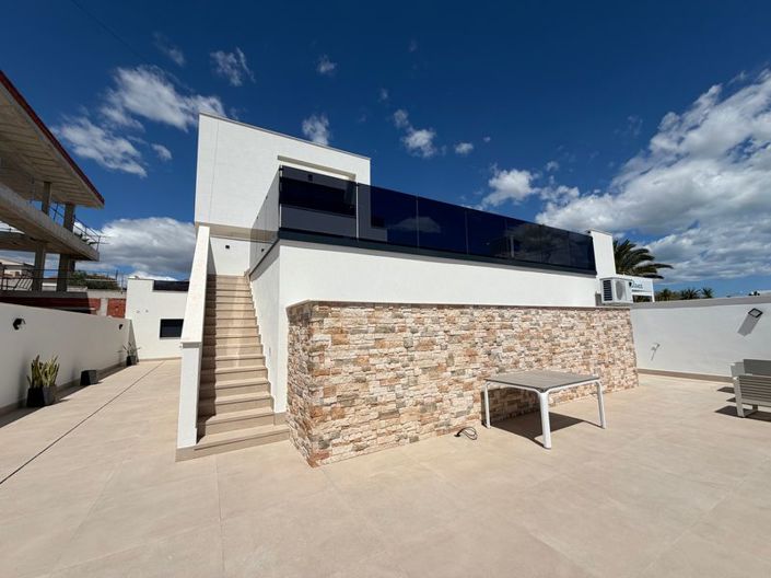 Image No.27-3 Bed Villa for sale