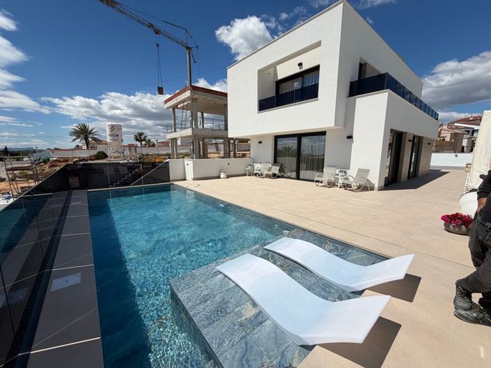 Image No.4-3 Bed Villa for sale