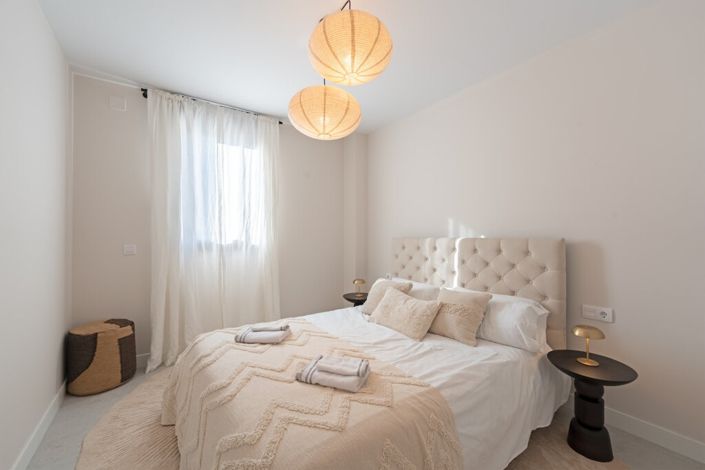 Image No.17-3 Bed Property for sale