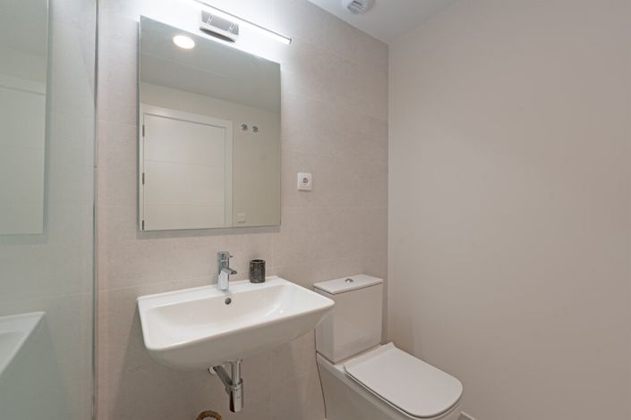 Image No.26-3 Bed Property for sale