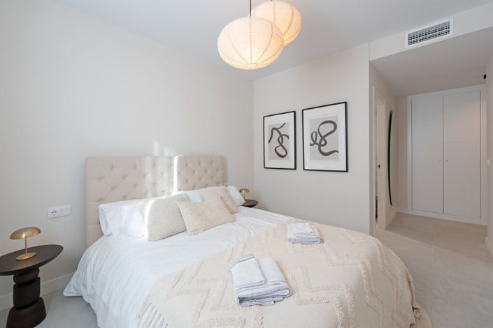 Image No.42-3 Bed Property for sale