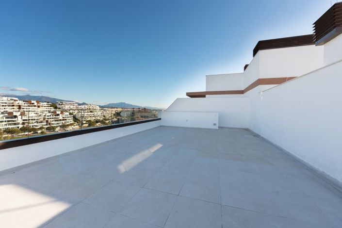 Image No.45-3 Bed Property for sale