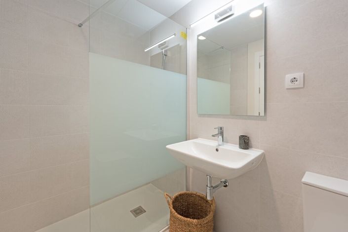 Image No.46-3 Bed Property for sale