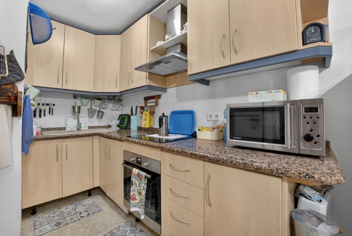 Image No.12-1 Bed Property for sale