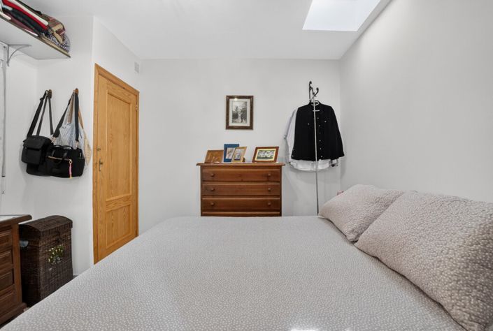 Image No.16-1 Bed Property for sale