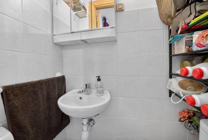 Image No.19-1 Bed Property for sale