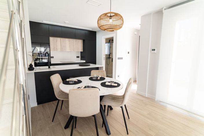 Image No.7-3 Bed Townhouse for sale