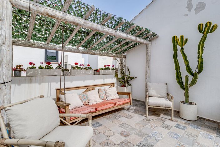 Image No.23-3 Bed Property for sale