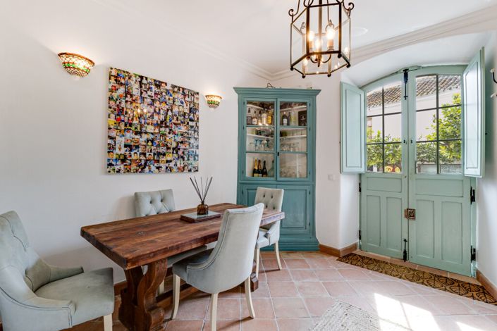 Image No.3-3 Bed Property for sale