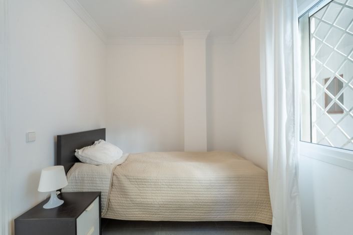 Image No.21-3 Bed Property for sale
